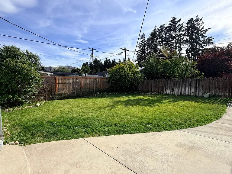 408 Ramona Ave — Photo 11