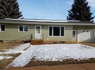 1030 4th Ave E, Dickinson, ND 58601