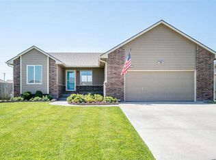 1855 W Saddle Brooke St, Haysville, KS 67060