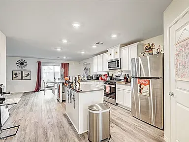 1624 Desert Path Ave — Photo 6