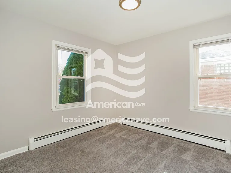 834679_009_wm_-_main_bedroom_13338099.jpg