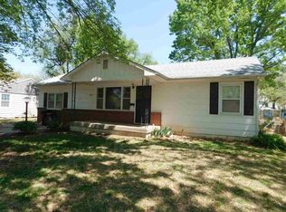 1622 N Robbins St, Augusta, KS 67010