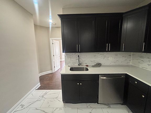 4th image of 186 Seaview Ave #27E