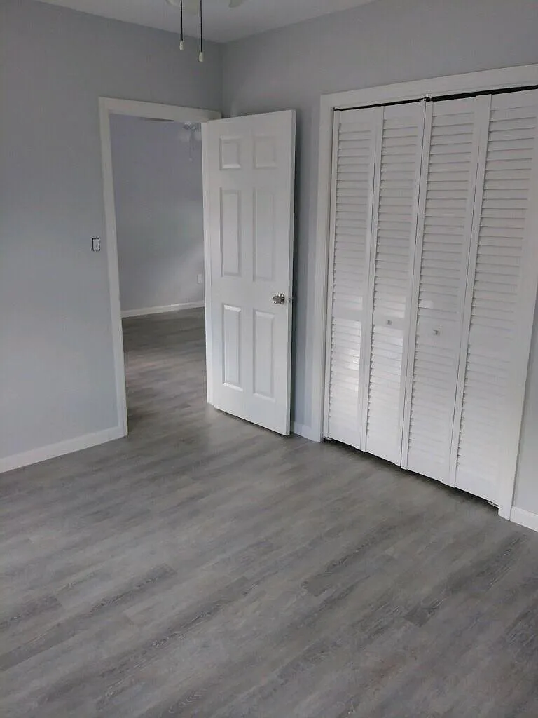 2432 Taylor St — Photo 2