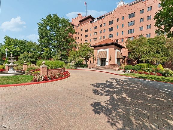 2nd image of 19000 Lake Rd APT 206