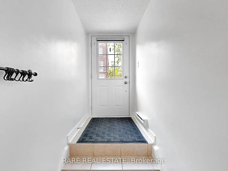 21 Ruttan St #140 — Photo 6