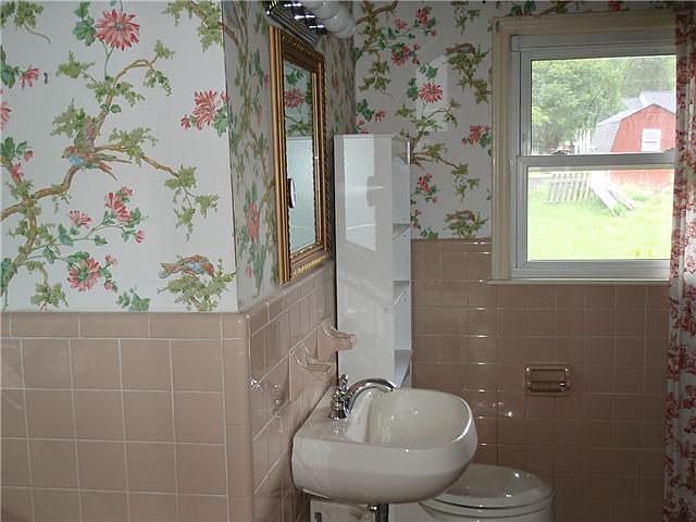 2nd image of 2707 Fairlawn Rd