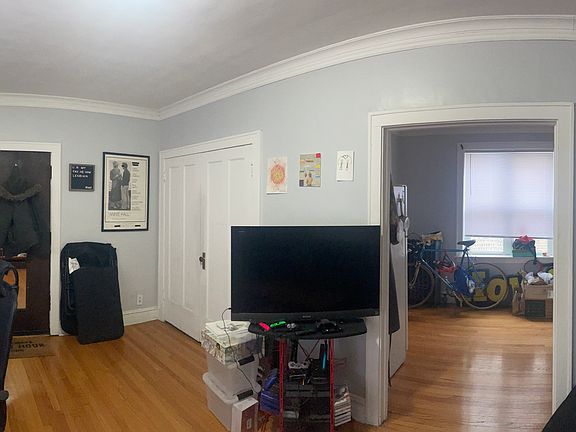 3rd image of 3125 N Hamlin Ave #1BBB