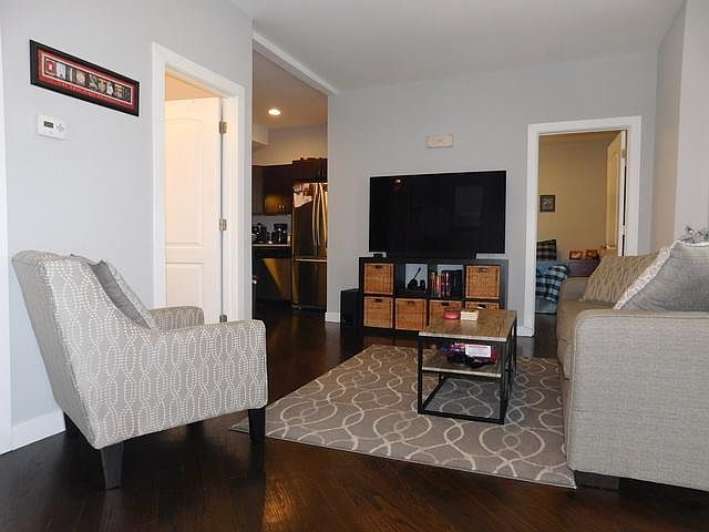 1st image of 1807 W North Ave #22R