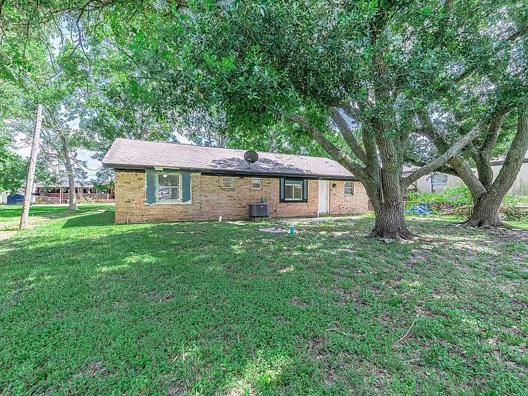455 County Road 129B — Photo 11