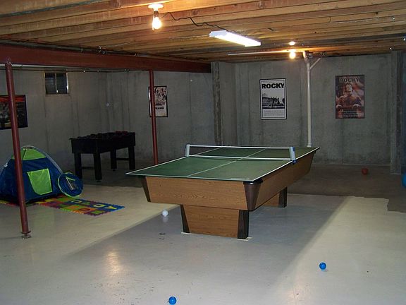 Basement/pool table
