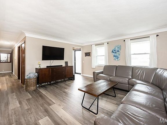 5th image of 2340 Marine Rd