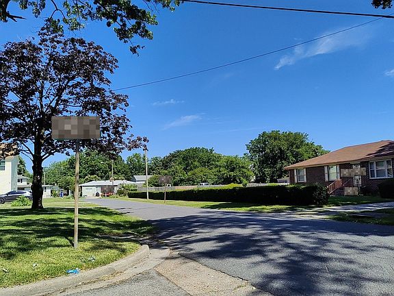 5th image of 2403 Charleston Ave