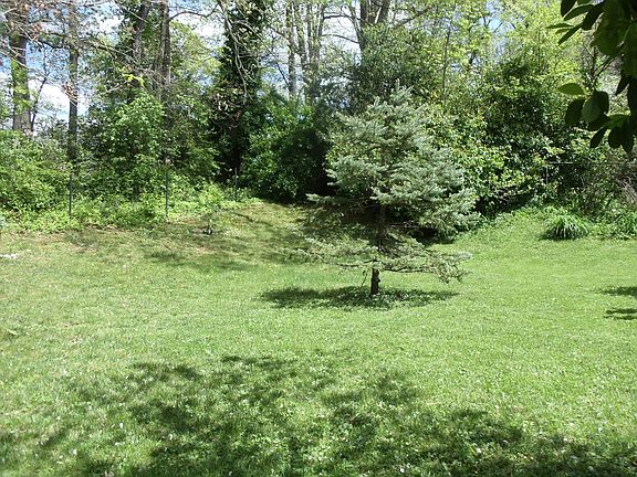 5th image of 156 Woodland Dr