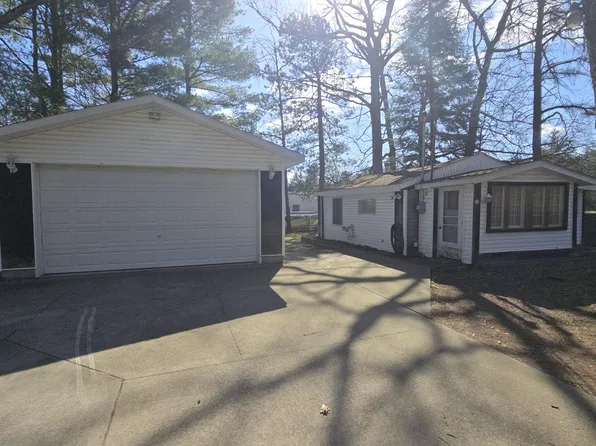 611 Cedar Ave, Prudenville, MI 48651