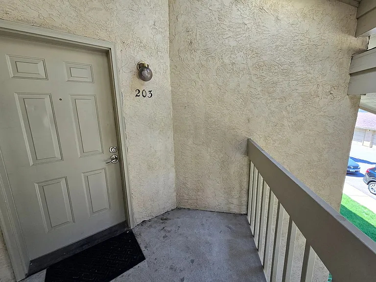 595 Manhattan Dr #203 — Photo 29