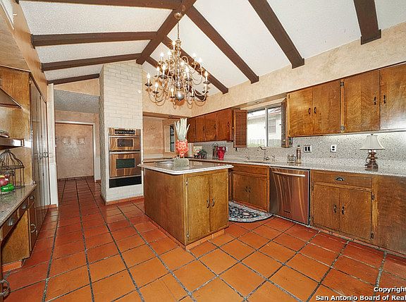 2nd image of 3215 Yorktown Dr