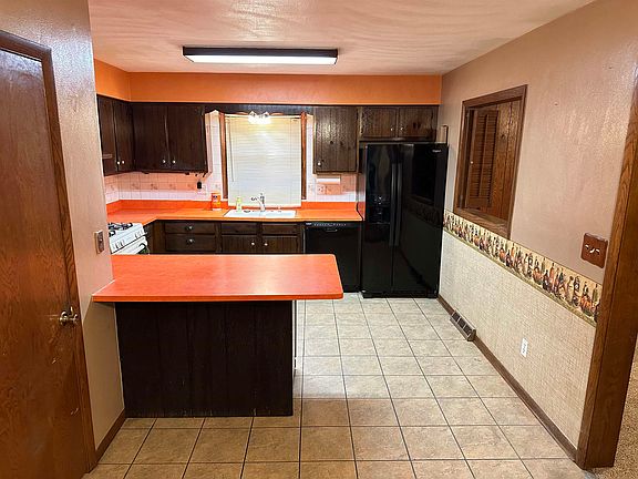 3rd image of 2613 Elizabeth St