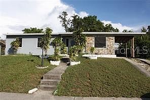 1st image of 425 HOLLYHOCK LANE