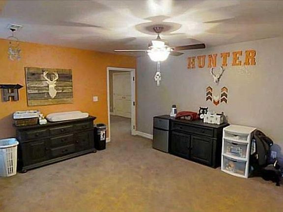 4th image of 2025 Oak Leaf Ln
