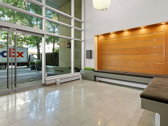 3rd image of 175 W 2nd St #907
