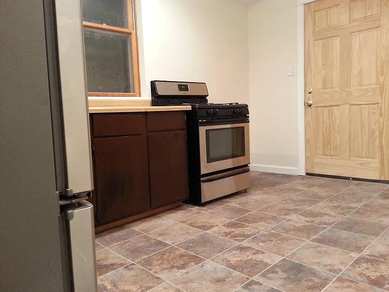 9616 S Exchange Ave #2 — Photo 4