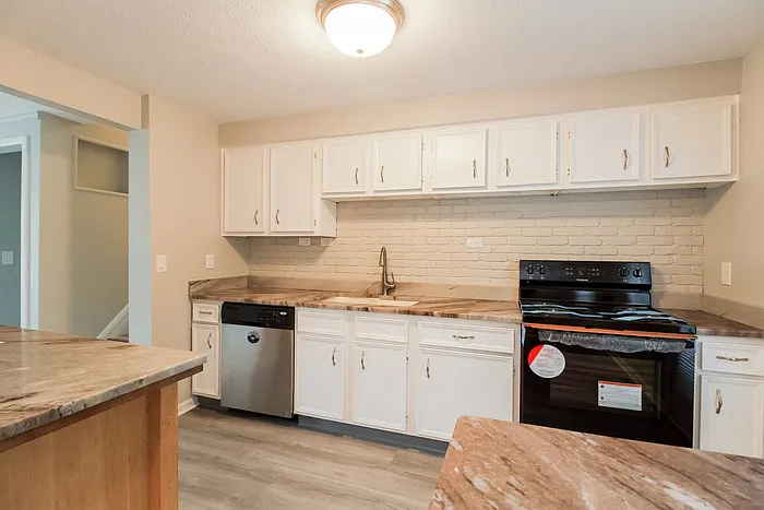 608 Jeffery Ct — Photo 5