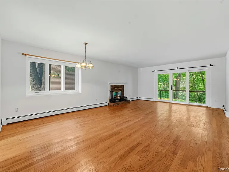 101 Eagle Bay Dr — Photo 5