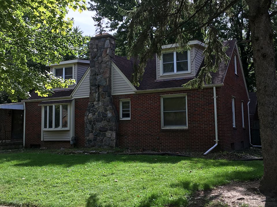 2nd image of 1748 Bradford Ln