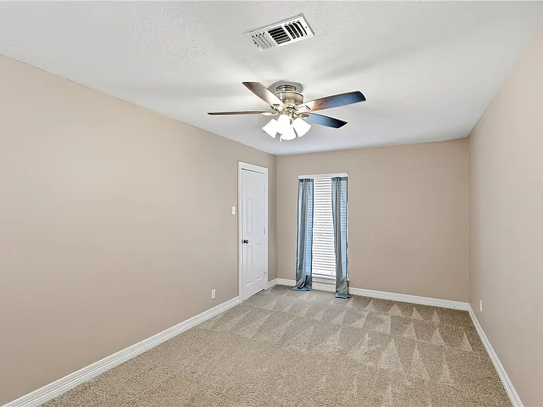 1405 Lawyer St — Photo 19