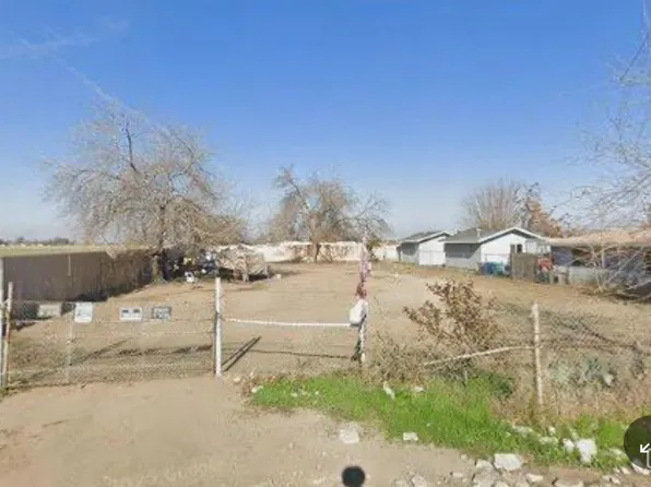 7700 Middleton Ln, Lamont, CA 93241