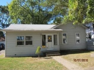 215 Bevier Pl, Aurora, IL 60505