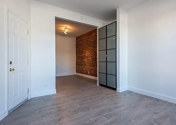 Rented by Nooklyn NYC LLC | media 22