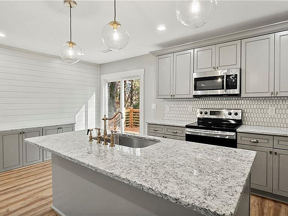 2nd image of 1384 Epworth St SW