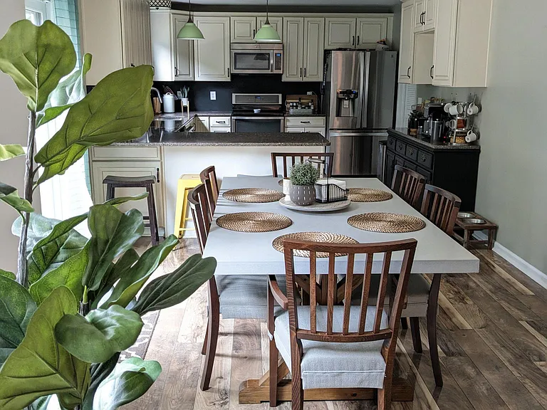 2905 Buckner Ln — Photo 2