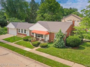 3803 Dukeshire Hwy, Royal Oak, MI 48073