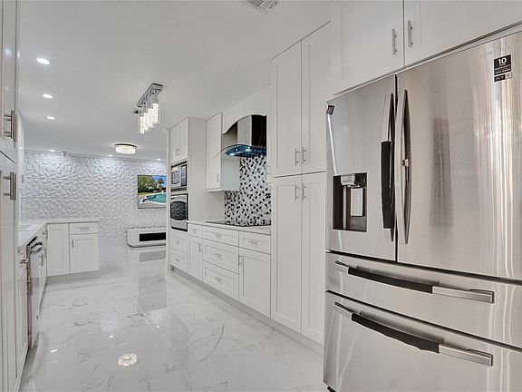 3rd image of 1451 SW 139th Avenue