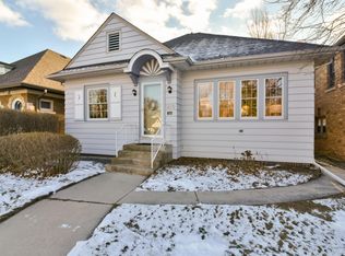 1409 E Kenmore Pl, Shorewood, WI 53211