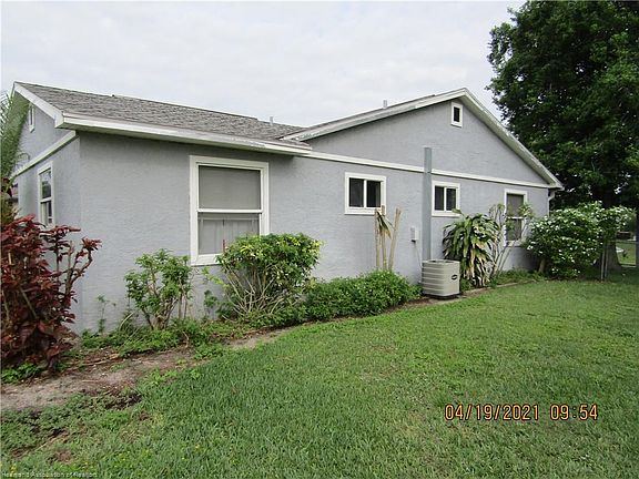 3rd image of 228 Cumquat Rd NE