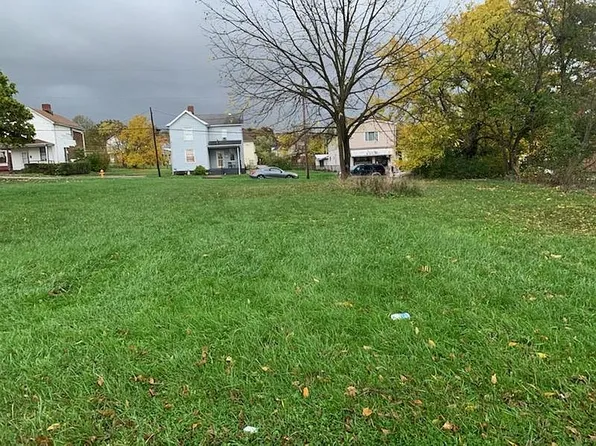 42 Whiteman Ave, Uniontown, PA 15401