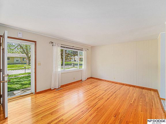 4th image of 1110 Driftwood Dr
