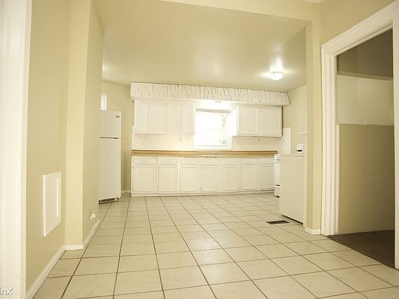 5th image of 848 Clancy Ave NE