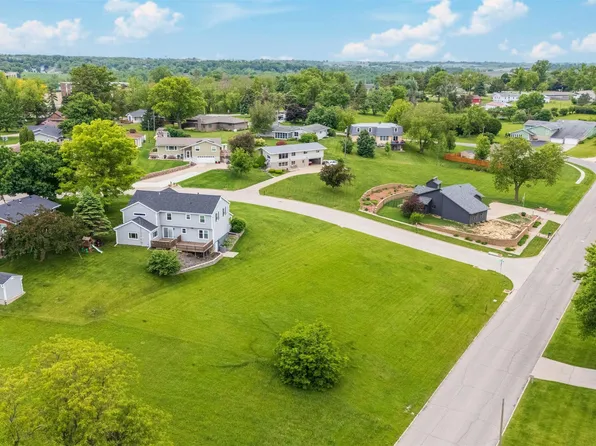 502 Brentwood Rd, Marshalltown, IA 50158