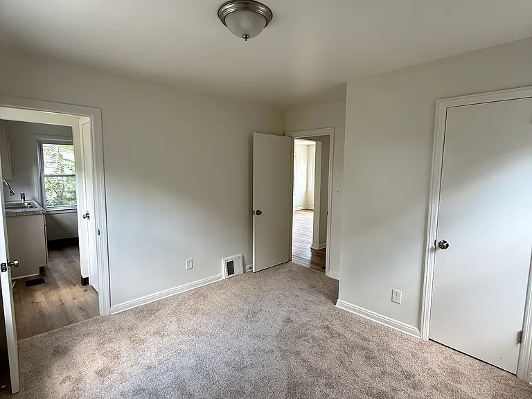 259 S Hague Ave — Photo 6