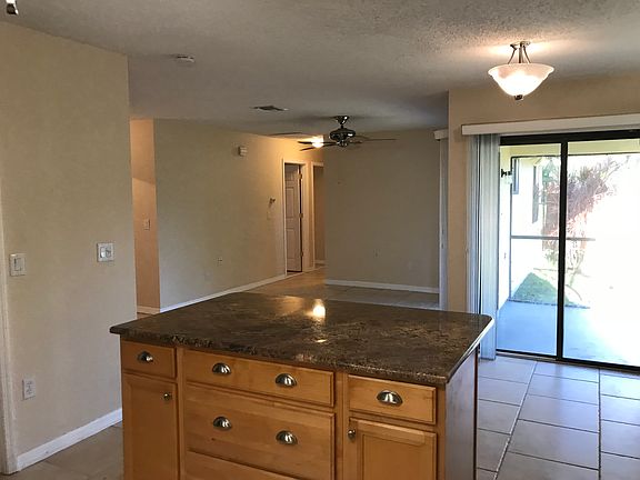 4th image of 1175 Highland Dr SW