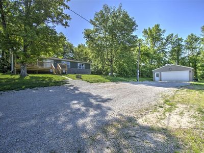 9977 Cabin Rd, Oakley, IL, 62501