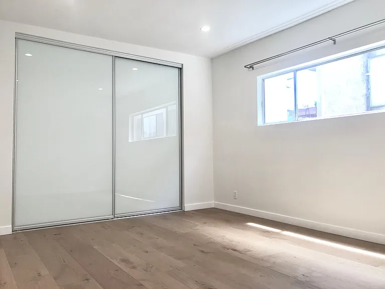 515 Pier Ave #4 — Photo 12