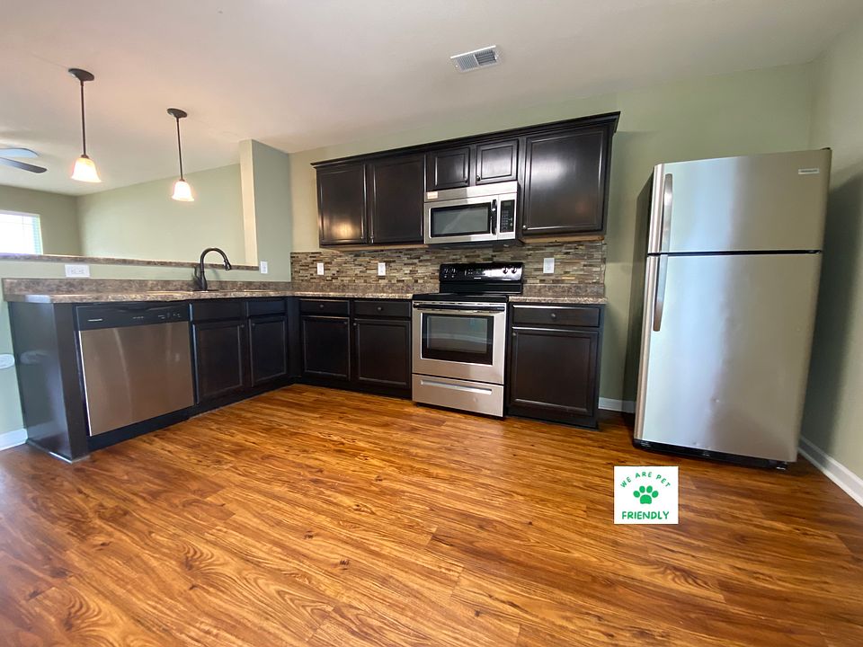 1st image of 250 Bermuda Lakes Dr