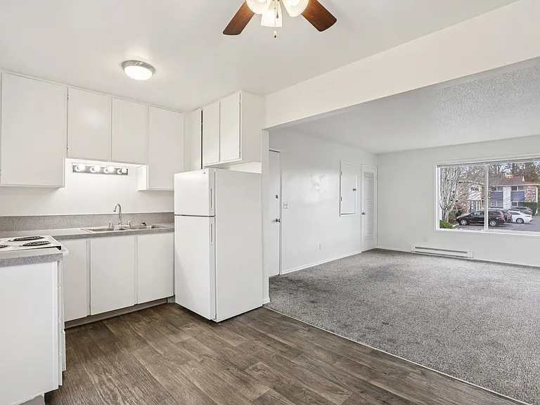 PARK PLACE APARTMENTS - YOUR HOME IS HERE! - UP TO 6 WEEKS FREE! PLUS $99 OAC MOVE-IN SPECIAL! — Photo 37
