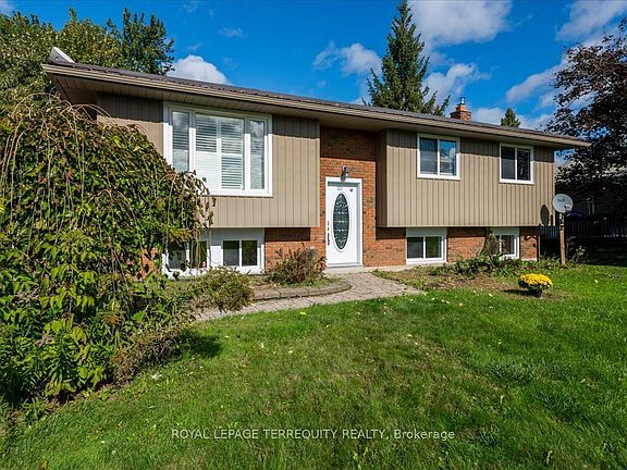2nd image of 1092 Old Barrie Rd W